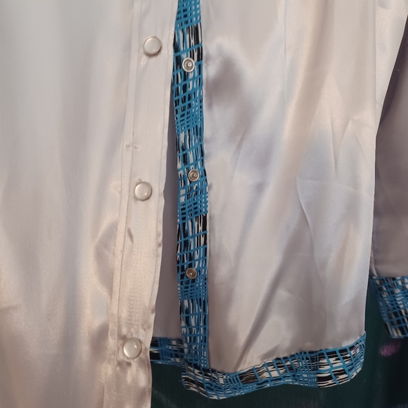 Womans custom Silver and Blue Long Sleeve button up, western. - Picture 2 of 7